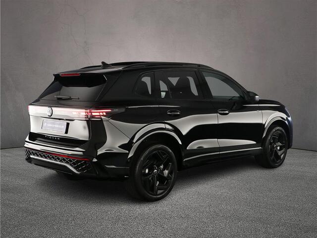 Volkswagen TIGUAN R-Line Edition 1.5 TSI eHybrid 272pk DSG Automaat Trekhaak, Panoramadak, Black Style, Elektrische achterklep, Achteruitrijcamera, Adaptive cruise control