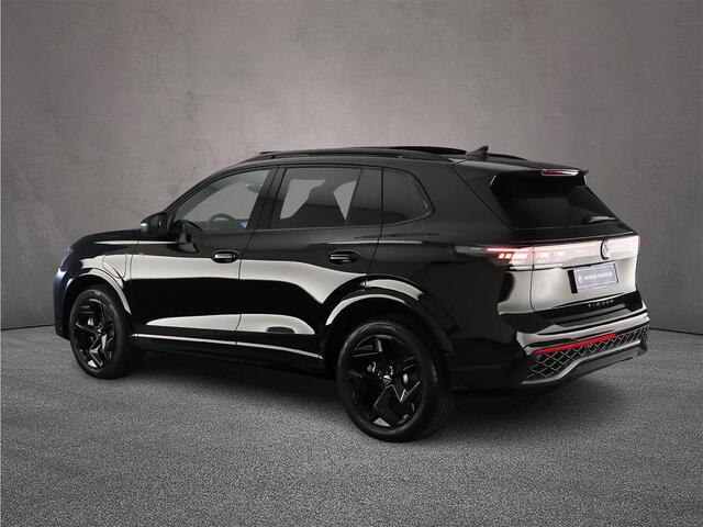 Volkswagen TIGUAN R-Line Business 1.5 TSI eHybrid 272pk DSG Automaat Trekhaak, Panoramadak, Black Style, Adaptive cruise control, Elektrische achterklep, Achteruitrijcamera