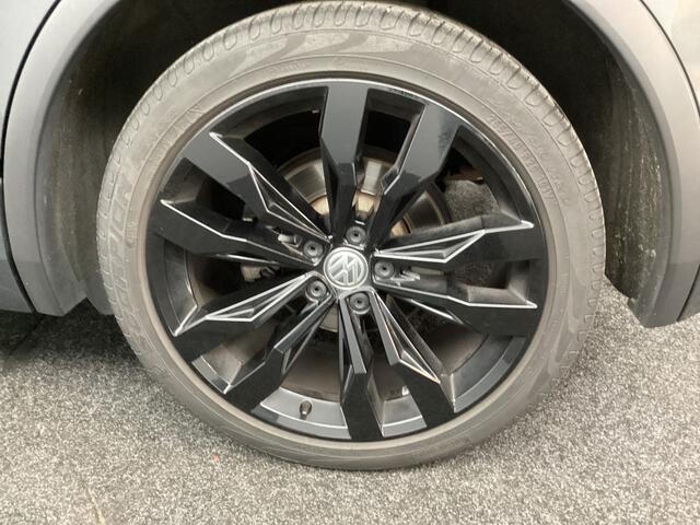 Volkswagen TIGUAN 1.5 TSI ACT Highline Business R | DSG | Black style | Panoramadak | 20'' suzuka |*