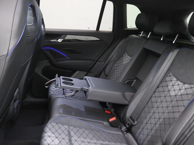 Volkswagen TIGUAN 1.5 eHybrid R-Line Edition 272PK DSG black style, matrix led, trekhaak, panoramadak, 360gr. camera, keyless, stuur-stoelverwarming, adaptive cruise, side assist, 20" lichtmetaal