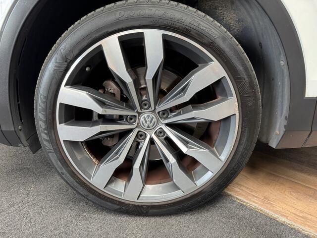 Volkswagen TIGUAN 2.0 TSI AUTOMAAT / 4 MOTION / PANO / MASSAGE / ETC