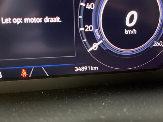 Volkswagen TIGUAN 1.4 TSI eHybrid R-Line / AUTOMAAT/ PANO/ 2X R-LINE/ PARK.SENSOR.V+A/ CAMERA/ TREKHAAK/ ELEK. KLEP/ STUUR+STOEL VERWARM./ DCC/ HEAD-UP/ KEYLESS/ DODEHOEK/ APP-CONNECT/ ACC/ NAVI/ DAB/ CLIMA/ LED/ 19'' LMV