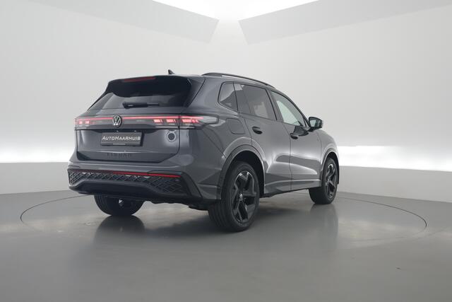 Volkswagen TIGUAN 1.5 eHybrid R-Line Black Style 272pk | Pano | 360cam | Elek. Trekhaak | Massage | Stoel- Stuurverw. | Adapt. Cruise