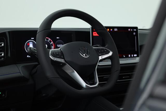 Volkswagen TIGUAN 1.5 eHybrid R-Line Black Style 272pk | Pano | 360cam | Elek. Trekhaak | Massage | Stoel- Stuurverw. | Adapt. Cruise