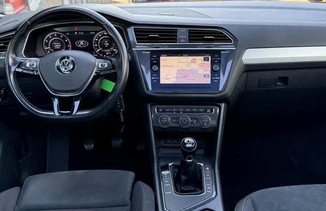 Volkswagen TIGUAN 1.4 TSI ACT Comfortline Business R 150 PK | R-Line | NL AUTO | Elektrisch glazen panorama-dak | Stoelverwarming | Adaptive Cruise Control | Bestuurdersstoel met massagefunctie | 4 Nieuwe Pirelli Banden | 2 Sleutels |