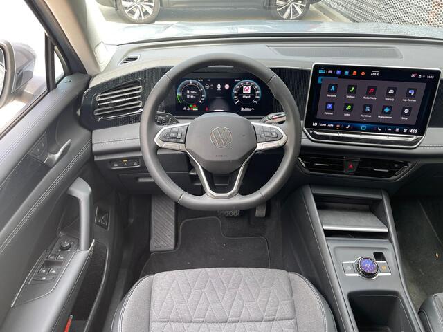 Volkswagen TIGUAN 1.5 eHybrid 204PK DSG Life Edition / 360 Camera / Inklapbare Trekhaak / Keyless / 19'' LMV / VW