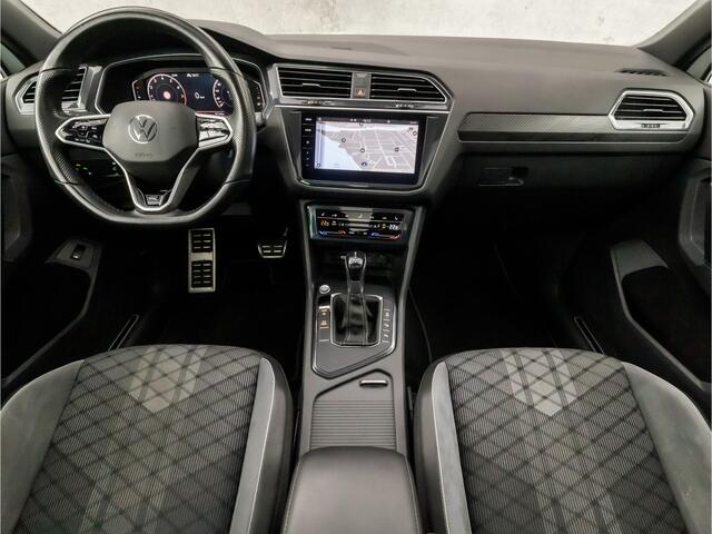 Volkswagen TIGUAN 1.5 TSI R-Line Sport 150Pk Automaat (2X R-LINE, PANORAMADAK, NIEUW MODEL, VIRTUAL COCKPIT, IQ LIGHT, HEAD-UP DISPLAY, DYNAMISCHE KNIPPERLICHTEN, APPLE CARPLAY, CAMERA, KEYLESS, NIEUWSTAAT)