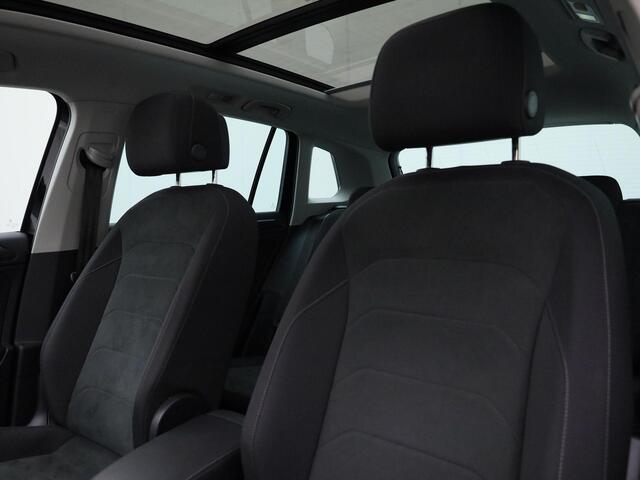 Volkswagen TIGUAN 1.4 TSIeHybrid 180kW/245PK Elegance DSG · Panoramadak · Camera · Trekhaak · Apple/Android Car Play · Navigatie