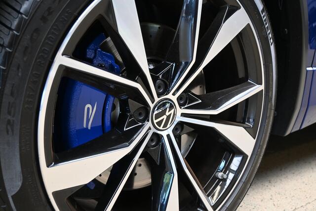 Volkswagen TIGUAN 2.0 TSI 320pk R 75 Edition 4Motion | DCC | Panoramadak | Camera | 100% (Dealer) onderhouden label