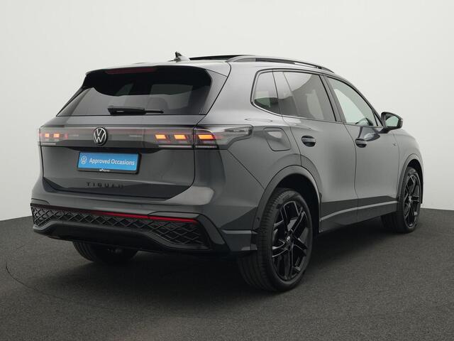 Volkswagen TIGUAN 1.5 eHybrid 272 pk DSG R-Line Edition | Panoramadak | Adaptief onderstel | Stuur-/stoelverwarming | Achteruitrijcamera | Massage