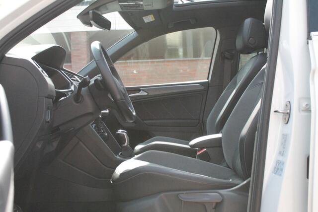 Volkswagen TIGUAN 1.4 TSI eHybrid R-Line Business+ | Pano | Trekhaak | Carplay