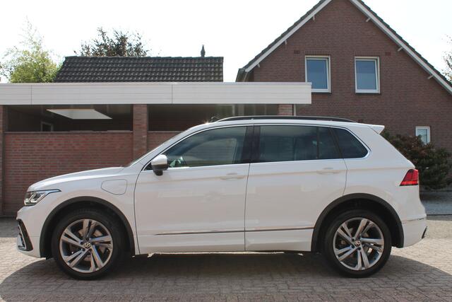 Volkswagen TIGUAN 1.4 TSI eHybrid R-Line Business+ | Pano | Trekhaak | Carplay