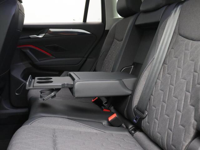 Volkswagen TIGUAN 1.5 eHybrid Life Edition 204PK DSG Achteruitrijcamera, Adaptieve Cruise Controle, Navi via Apple Carplay/Android Auto, Keyless, Side Assist, Stoel-Stuurverwarming, Elektr. Achterklep, 19" LM Velgen