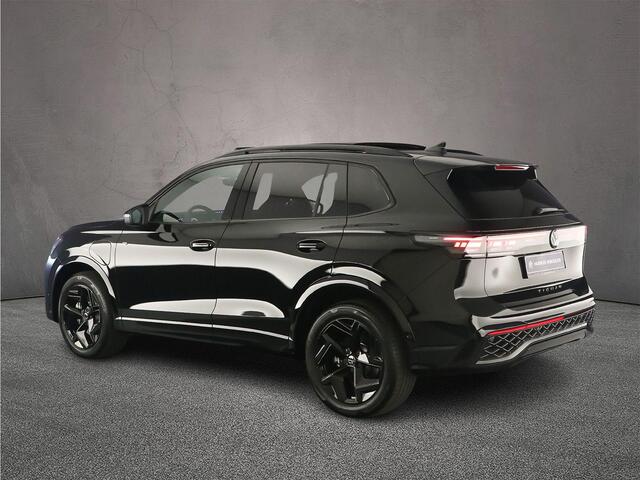 Volkswagen TIGUAN R-Line Edition 1.5 TSI eHybrid 272pk DSG Automaat Trekhaak, Black Style, Panoramadak, Adaptive cruise control, LED koplampen, Achteruitrijcamera