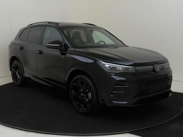 Volkswagen TIGUAN R-Line Edition - eHybrid | 'App-Connect' draadloze smartphone integratie | Automatische afstandsregeling (Adaptive Cruise Control) | Black Style Pakket