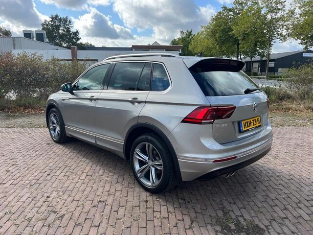 Volkswagen TIGUAN 1.5 TSI DSG R-Line / Trekhaak-Pano-Carplay-Stoelver
