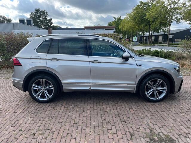 Volkswagen TIGUAN 1.5 TSI DSG R-Line / Trekhaak-Pano-Carplay-Stoelver