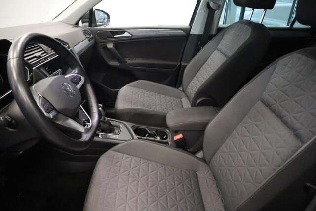 Volkswagen TIGUAN 1.5 TSI Life Business ACC Climate Panoramadak PDC Keyless NAP