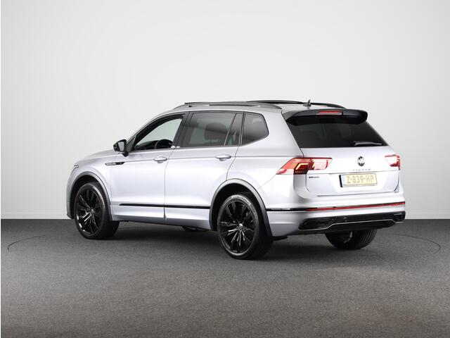 Volkswagen TIGUAN Allspace 1.5 TSI R-Line Business 7p. 150 pk | Verlengde garantie | Navigatie | Panoramadak | Parkeersensoren | Adaptieve cruise control | Stoelverwarming | Matrix LED koplampen |