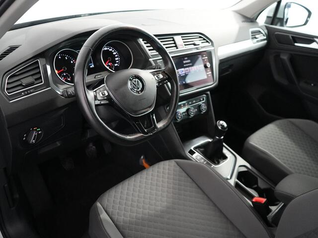 Volkswagen TIGUAN 1.4 TSI Comfortline Business | ACC | Carplay | Trekhaak |