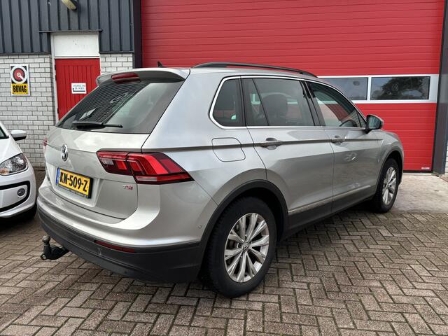Volkswagen TIGUAN 1.4 TSI ACT Comfortline AUTOMAAT / TREKHAAK / NWE DRIEM / CAMERA / NAVI / CLIMA / PDC / BLUETOOTH / CRUISE / NL-AUTO