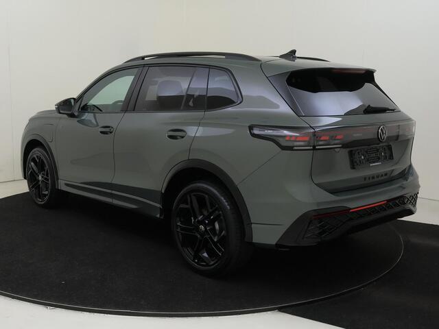 Volkswagen TIGUAN R-Line Edition - eHybrid | 'App-Connect' draadloze smartphone integratie | Automatische afstandsregeling (Adaptive Cruise Control) | Black Style Pakket