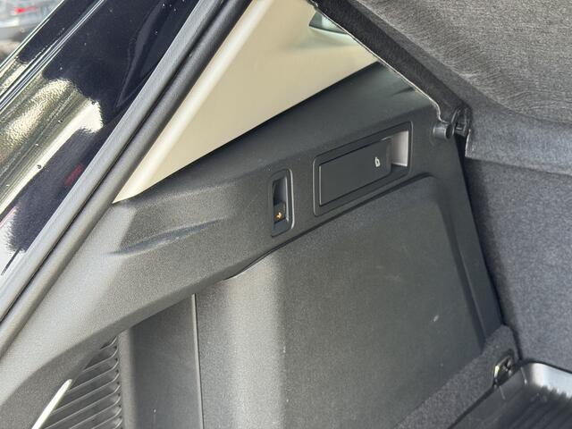 Volkswagen TIGUAN 1.5 eHybrid Elegance | Leer | Pano | Trekhaak