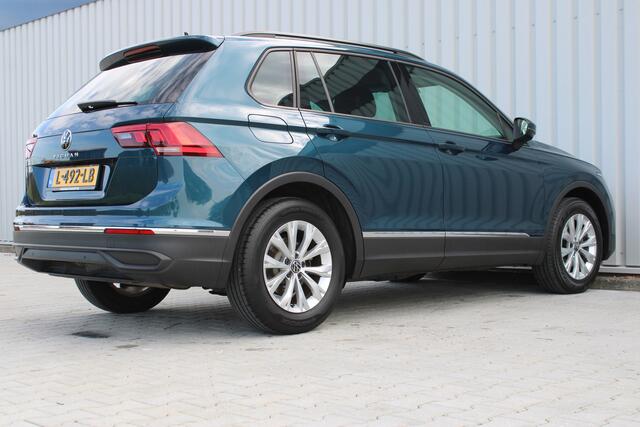 Volkswagen TIGUAN 1.5 TSI Life | Incl. 12 maanden garantie | Apple Carplay | Navigatie | Adaptive cruise control | Stoel en stuurverwarming | Wegklapbare trekhaak | Getint glas | LED koplampen |