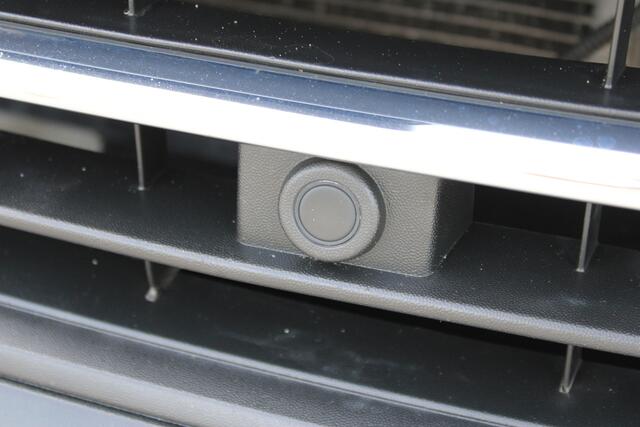 Volkswagen TIGUAN 1.5 TSI Life | Incl. 12 maanden garantie | Apple Carplay | Navigatie | Adaptive cruise control | Stoel en stuurverwarming | Wegklapbare trekhaak | Getint glas | LED koplampen |