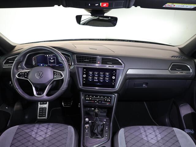 Volkswagen TIGUAN Allspace 1.5 TSI R-Line Business 150 pk Automaat (DSG) | Verlengde garantie | Navigatie | Parkeersensoren | Matrix LED koplampen | Stoelverwarming | R-Line |