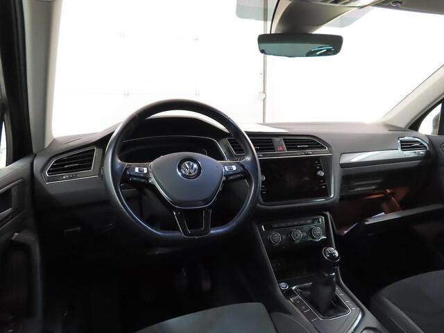 Volkswagen TIGUAN 1.5 TSI Comfortline Bns Panoramadak Trekhaak Navi Ad Cruise Winter pack El. Klep Dealeronderhouden