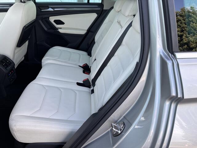 Volkswagen TIGUAN 1.4 TSI 4Motion Highline automaat [ panodak,leer,R-Line,virtual dash,fm navi,camera ]
