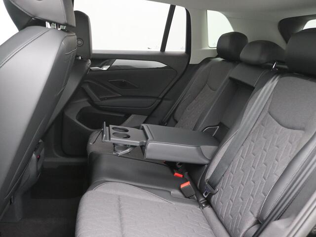 Volkswagen TIGUAN 1.5 eHybrid Life Edition 204PK DSG Achteruitrijcamera, Adaptieve Cruise Controle, Navi via Apple Carplay/Android Auto, Keyless, Side Assist, Stoel-Stuurverwarming, Elektr. Achterklep, 17" LM Velgen