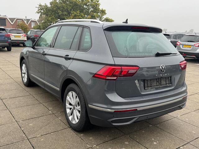 Volkswagen TIGUAN 1.5 TSI Life Business DSG Automaat | Navi |