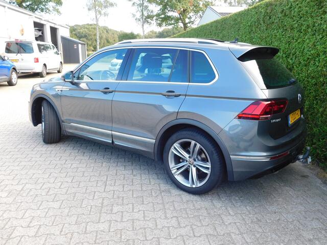Volkswagen TIGUAN 1.5 TSI/DSG Highline R-line, Camera, Panoramdak, Trekhaak