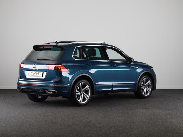 Volkswagen TIGUAN 1.5 TSI R-Line Business 150PK | Automaat (DSG) | Panoramadak | Wegklapbare trekhaak | Camera | Stoelverwarming