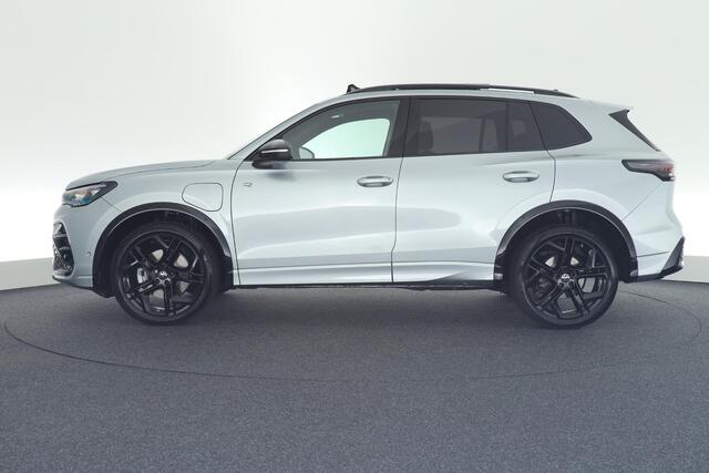 Volkswagen TIGUAN 1.5 204pk eHybrid R-Line Edition Black Style Trekhaak 360Camera Memory Leder Head-Up harman/kardon Keyless Virtual Cockpit Navigatie