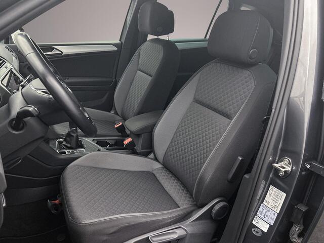 Volkswagen TIGUAN Comfortline Business R 1.5 TSI 130pk Adaptive cruise control, Elektrische achterklep, LED koplampen, Navigatie, Parkeersensoren, App connect