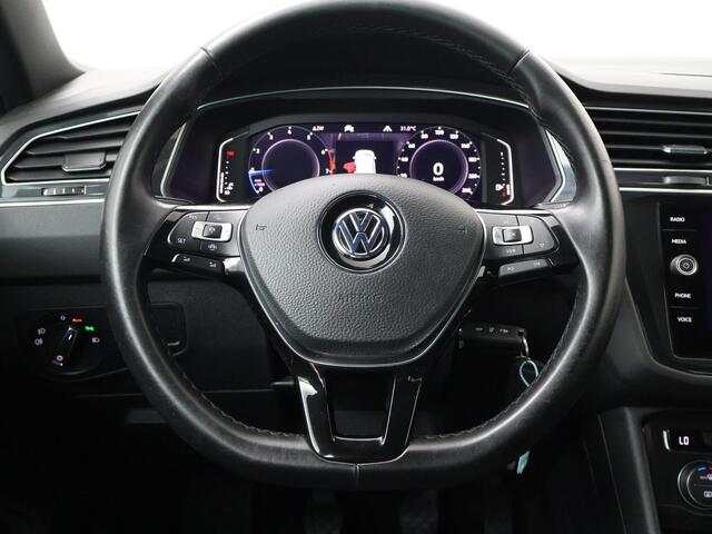 Volkswagen TIGUAN 1.5 TSI Comfortline Business | 130 PK | LED verlichting | Elek. achterklep | Adaptive cruise control | R-Line |