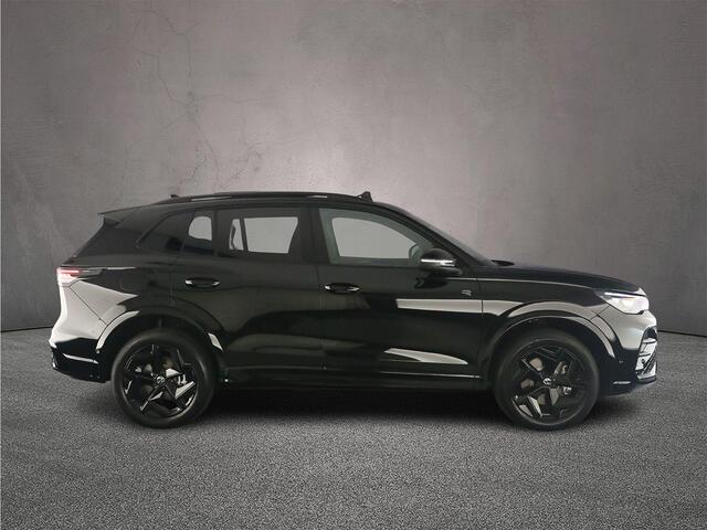 Volkswagen TIGUAN R-Line Edition 1.5 TSI eHybrid 272pk DSG Automaat Black Style, Trekhaak, Panoramadak, Adaptive cruise control, Achteruitrijcamera, Elektrische achterklep