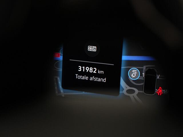 Volkswagen TIGUAN 1.5 eHybrid 272 pk DSG R-Line Edition | Panoramadak | Trekhaak | Adaptief onderstel | Stuur-/stoelverwarming | Achteruitrijcamera | Navigatie | Massage