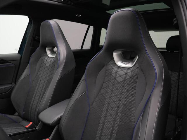 Volkswagen TIGUAN 1.5 eHybrid 272 pk DSG R-Line Edition | Panoramadak | Trekhaak | Adaptief onderstel | Stuur-/stoelverwarming | Achteruitrijcamera | Navigatie | Massage