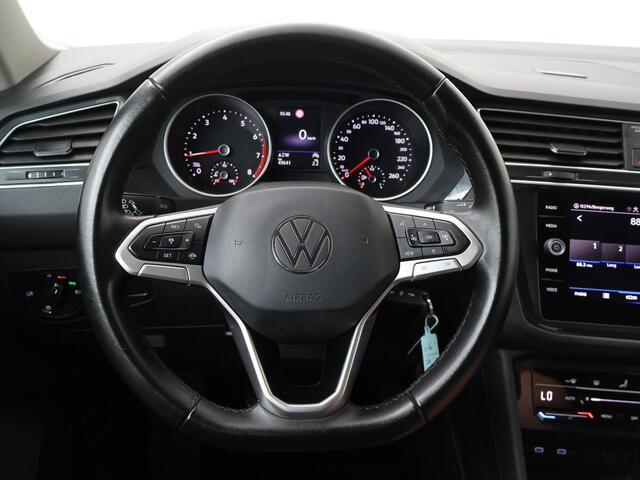 Volkswagen TIGUAN 1.5 TSI Life | 130 PK | Navigatiesysteem | Achteruitrijcamera | LED verlichting |