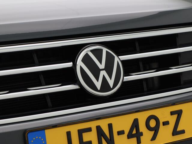 Volkswagen TIGUAN 1.4 TSi 245 Pk Automaat eHybrid Elegance | Trekhaak | Panoramadak | Camera | Adaptive Cruise | Carplay | LED | Privacy Glass | Navigatiesysteem | 18 Inch
