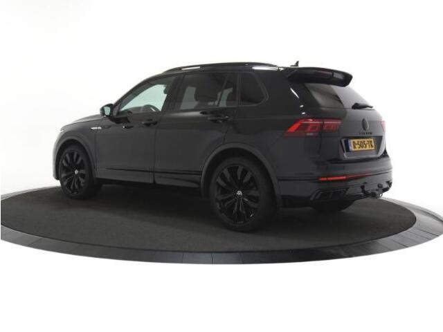 Volkswagen TIGUAN 1.5 TSi 150 Pk Automaat R-Line Business+ | Full LED | Black Style | Panoramadak | Trekhaak | 20 Inch | Winterpakket | 72.867 Km!!