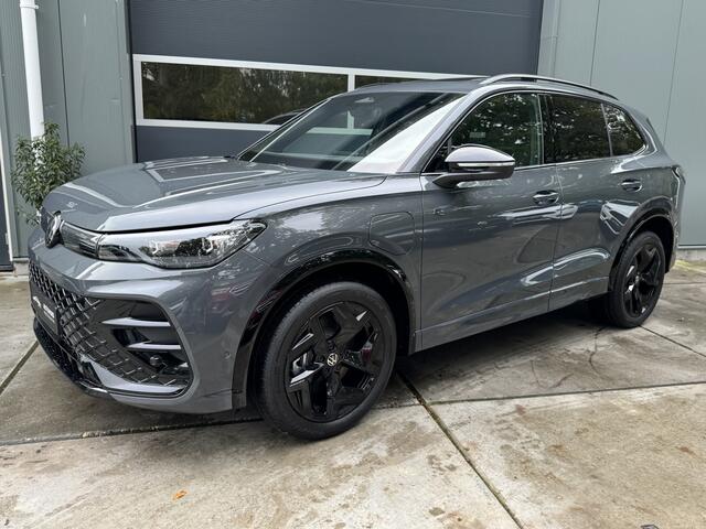 Volkswagen TIGUAN 1.5 272pk eHybrid R-Line Edition Style Trekhaak Panoramadak Camera Stoelverwarming Massagestoel