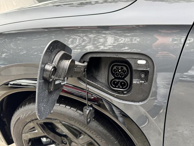 Volkswagen TIGUAN 1.5 272pk eHybrid R-Line Edition Style Trekhaak Panoramadak Camera Stoelverwarming Massagestoel