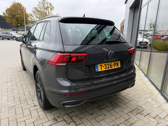 Volkswagen TIGUAN 1.4 TSi 245 Pk eHybrid Automaat Life | Adaptive Cruise | Camera | CarPlay | Climate | 18 Inch | Privacy Glass | 54.682 KM!!