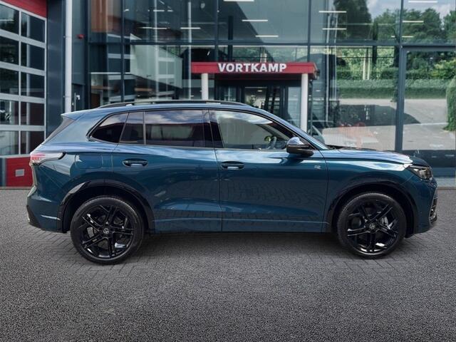 Volkswagen TIGUAN 1.5 TSI E-HYBRID R-LINE PANO-DAK/TREKHAAK/CAMERA/HenK/CARPLAY/ACC