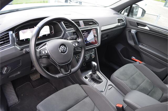 Volkswagen TIGUAN 1.5 TSI ACT Highline Business R-line Pano | Parelmoer wit | Virtual cockpit | Carplay | 20'' LMV zwart | LED koplampen | Stoelverarming | Alcantara